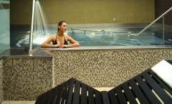 Sarriá features a spa, gourmet restaurant and free Wi-Fi throughout.