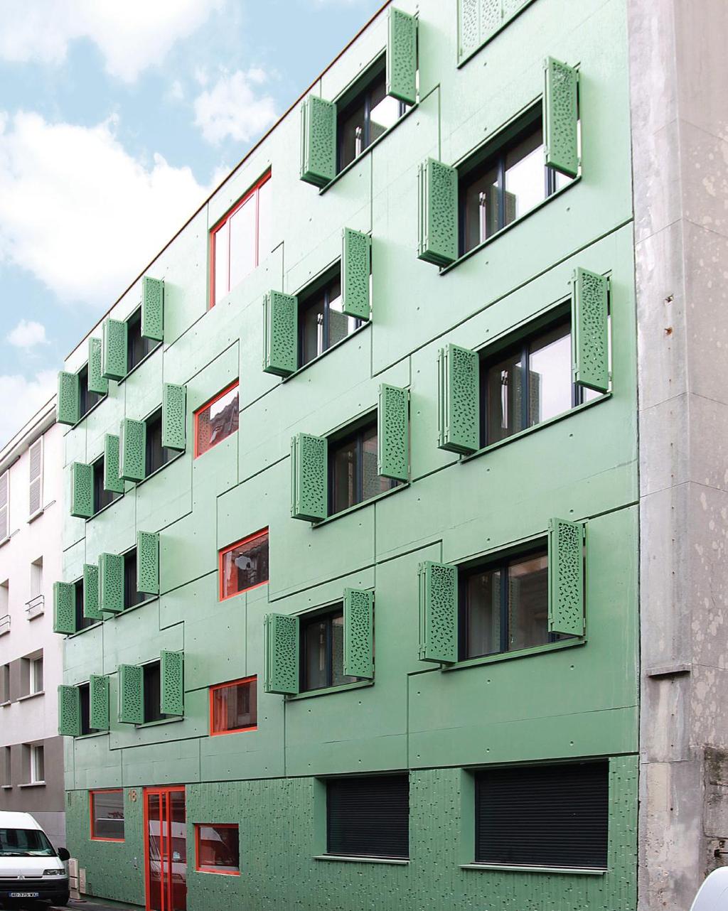 PRODUITS DE DÉCORATION / DECORATION PRODUCTS 16 Immeuble, Paris (France) - béton traité avec