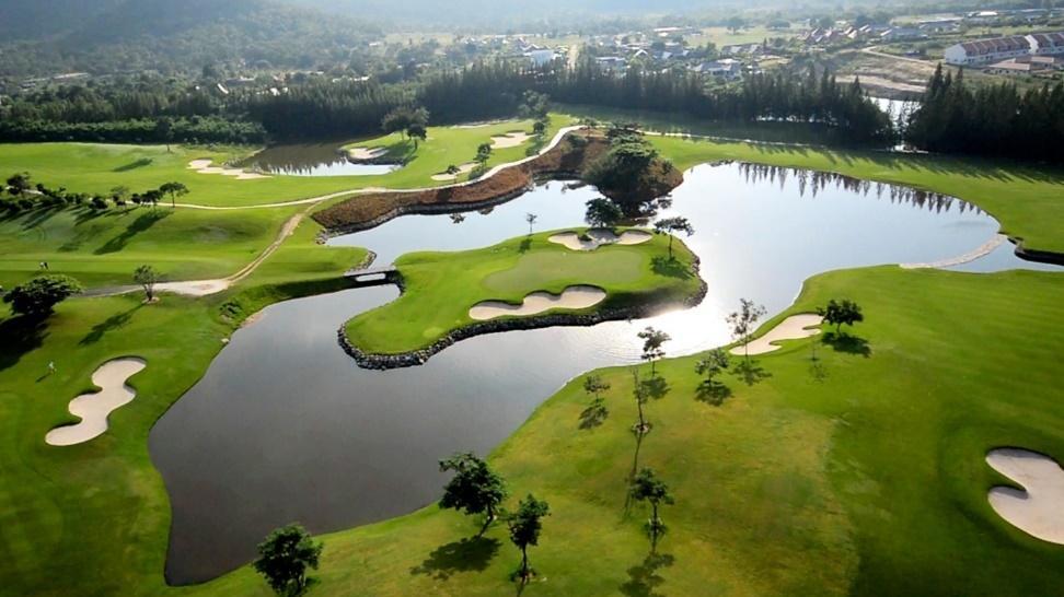 Here you will experience golf at its very best in a wonderful setting, with sweeping vistas from almost every hole, a challenging yet highly enjoyable design and tour-standard
