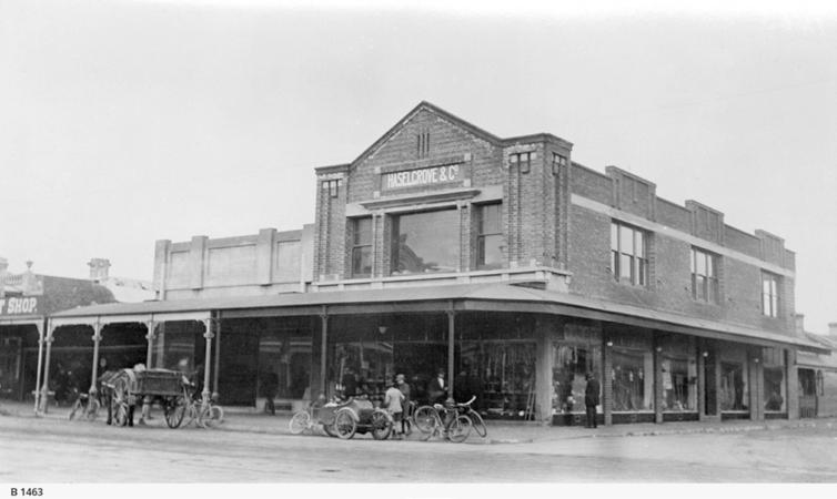 Haselgroves Ironmongers built a new warehouse on the corner of Market Street in 1926. SLSA B1463, 1958.