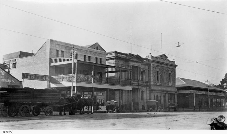 The handsome Grote streetscape showing the Melville Café, the Union Trades Hall, the Rechabite Hall