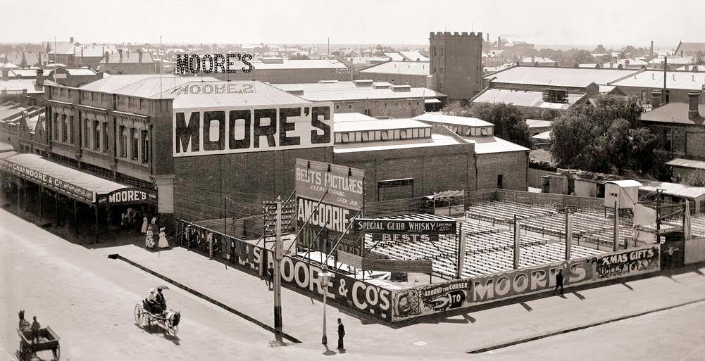 Moore's Department Store before it was rebuilt.