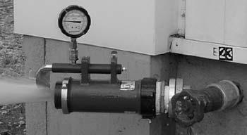 Slika 7. Mjerenje pomoću Pitot cijevi s kalibriranom mlaznicom Figure 7. Taking nozzle pressure with a Pitot tube and calibrated nozzle Slika 8.