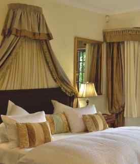 COUNTRY HOTEL THE ORCHARD SPA THE ROYAL RESTAURANT Highgrove House Hazyview, Mpumalanga 5 STAR BOUTIQUE HOTEL IN MPUMALANGA The original colonial farmstead, a chilli farm, was converted into a