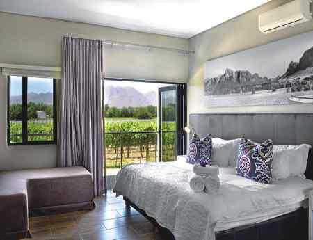 VREDE EN LUST Situated in Cape winelands between Paarl and Franschhoek QUICK FACTS Conference up to 40 pax Weddings up to 140 pax Driving distance from Cape Town - 50min