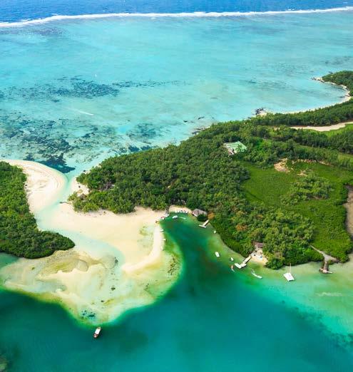 Signature Flights Heli Lunch prestigious tour to the paradise A Island of Île aux Cerfs, nested in the biggest lagoon in the East Coast of Mauritius.