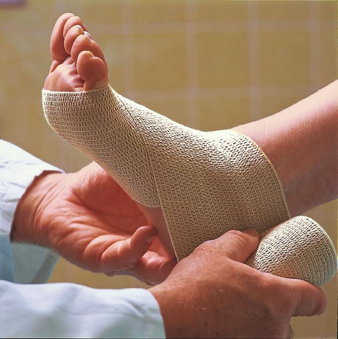 compression bandage and keeps it from slipping when applied as a final layer Extensibility is approximately 180% Washable up to 30 o C/86 o F 86% cotton, 7% polyamide, 7% elastane Bandage is not made