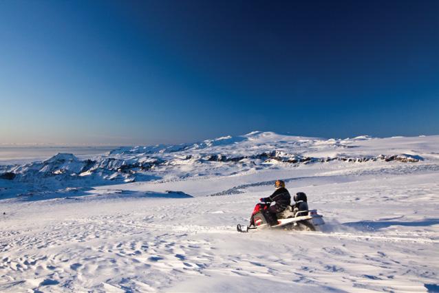 The snowmobile tour is the perfect length of time for first-time riders and individuals looking for a scenic, fun ride, exploring and experiencing the wilderness, glacier and the breathtaking views