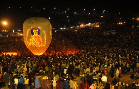 Taunggyi in Shan State attracts tens of thousands for its annual balloon festival, during which decorated hot air balloons take off from a site on the edge of town.