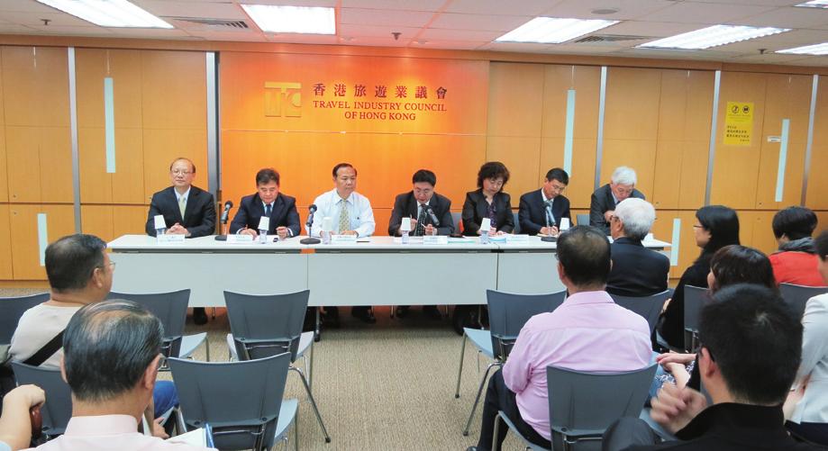 Office of Zhuhai City sent their officials to Hong Kong on an inspection tour during 22-24 May 2013, who attended a seminar organised by the TIC on 22 May to exchange views with members.