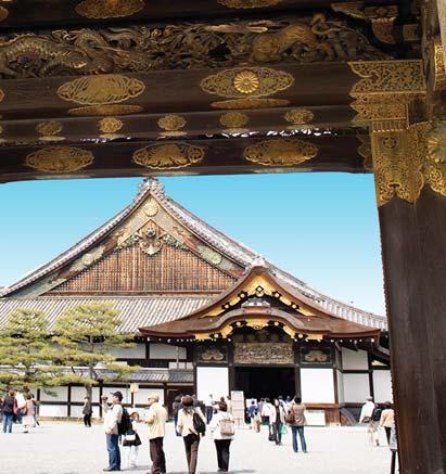 See Mimosusogawa Park and its monuments honoring the Genpei War, (1180 to 1185), and visit the Akama Shrine, dedicated to the child Emperor Antoku.