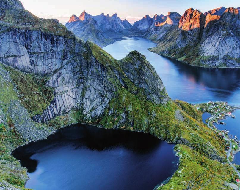 Don t blink, it s Lofoten Make sure not to oversleep today! Passing the beautiful Vesterålen Islands to spectacular Lofoten is the highlight of the trip for many of our guests.