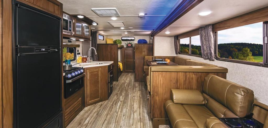 TRAVEL TRAILERS : FLOOR PLANS SHOWN IN NATURAL 29TE The 29TE is the ultimate camper for the larger family.