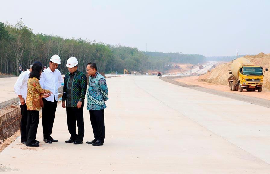 Infrastructure Development 1,000 km of new toll-roads to be finished by 2019 2,650 km of new roads development 46,770 km of existing roads rehabilitation [Source: Bank of Indonesia, May 2016] WHERE