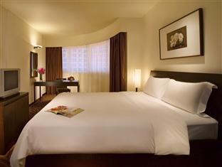 Copthorne King s Hotel (preferred hotel) Feature: located near the city