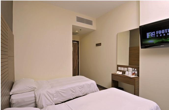 Value Hotel Thomson Feature: Convenient location right by the MRT station,