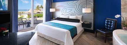 Then, head out and experience all the non-stop service and style of the Hard Rock Hotel Riviera Maya. Here, every guest is nothing short of a Rock Star. And it all starts with your lavish room.