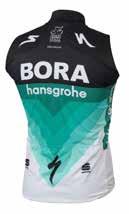 5 / 15 C A MUST-HAVE IN THE PRO CYCLIST S WARDROBE This vest is the ideal garment in situations where you need