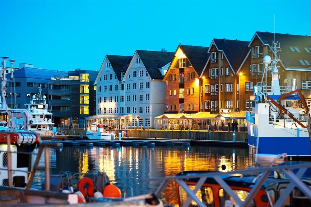 Tonight enjoy dinner at the hotel DAY 3 Explore Tromso, Paris of the North. We include entrance to the Polar Musuem and a visit to the Arctic Cathedral.