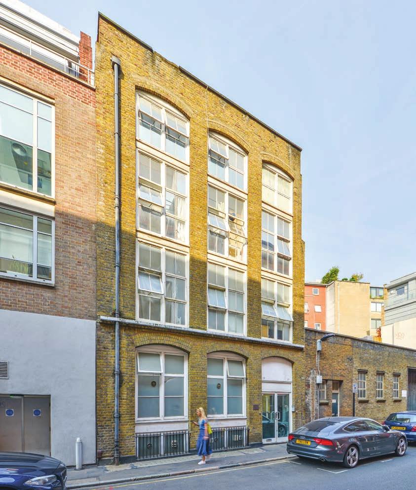 2 INVESTMENT SUMMARY Freehold refurbishment opportunity. Core Central London location, strategically situated in Farringdon, within easy reach of the West End, Kings Cross and the City of London.