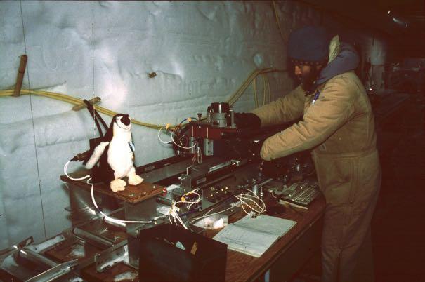 Electrical Conductivity Method (ECM) This experiment detects volcanic ash in the ice.