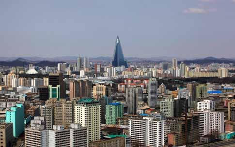 DRUŠTVA Potopisni večeri KK Tim Mlin Glavno mesto Severne Koreje Pjongjang z najvišjo stavbo v državi, hotelom Ryugyong V grajski dvorani v Beltincih je 18. oktobra 2013 potekal 35.