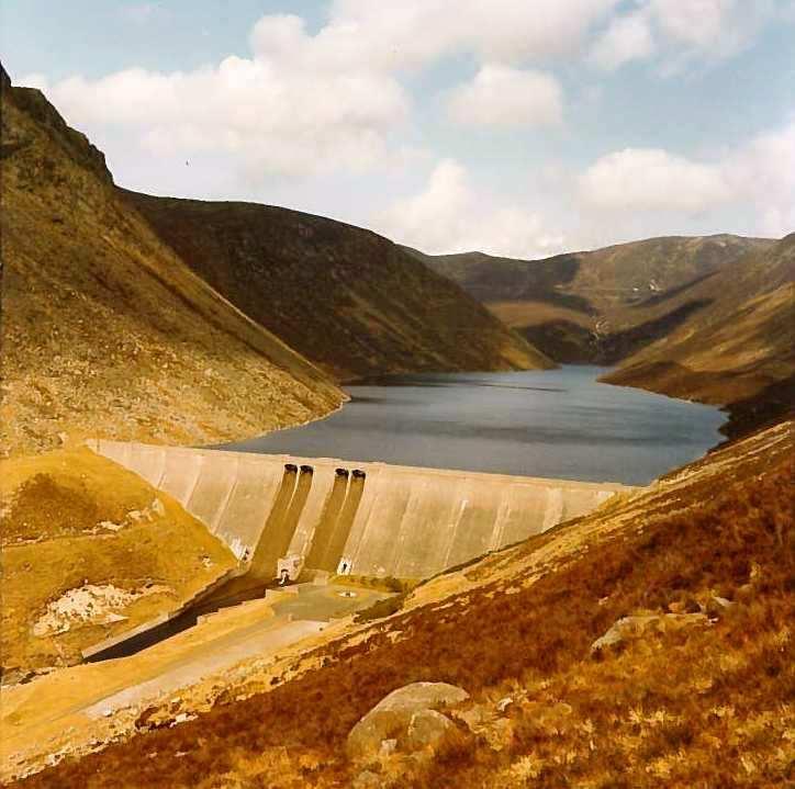 The dam is also served by an indirect catchment of 1,376 ha from the Annalong River diverted through a 3.4km long tunnel. Impounds Kilkeel River with flow also from the Annalong River.