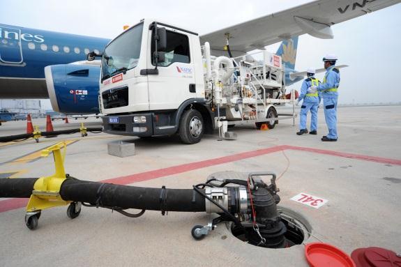 Reference photos Aircraft refueling facilities of Noi Bai International Airport Field technical assistance Refueling