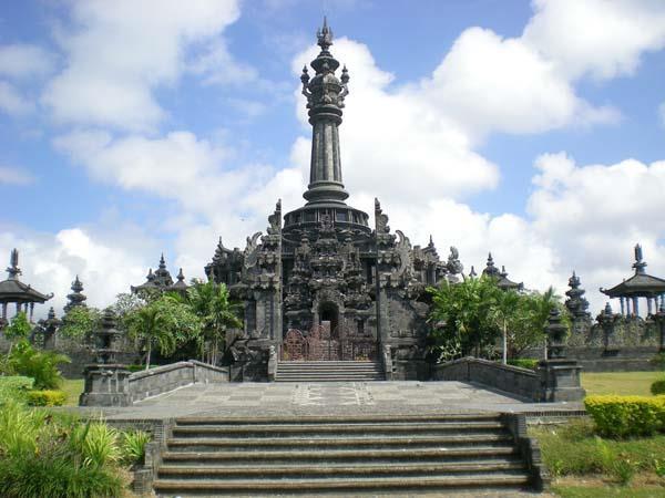 Renon village. The appearance of monument Building physical steeped in the meaning of Lingga Yoni, the Hindu religion philosophy.