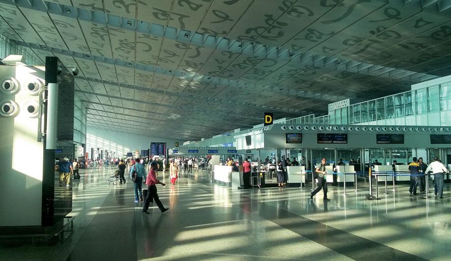 The new, integrated terminal at AAI s Kolkata Airport is spread over 2,510,000 sq. ft. and is able to handle 25 million passengers annually.