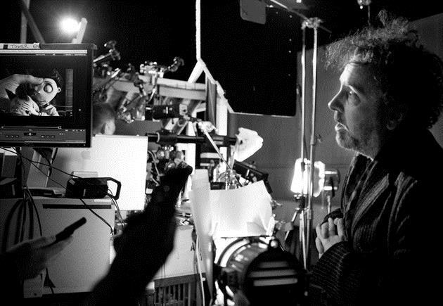 najpoznatijih redatelja koji se posvetio stop animaciji je Tim Burton (slika 2.), među čijim je popularnim animiranim filmovima i Frankenweenie. Slika 2. Tim Burton Izvor: http://www.hitfix.