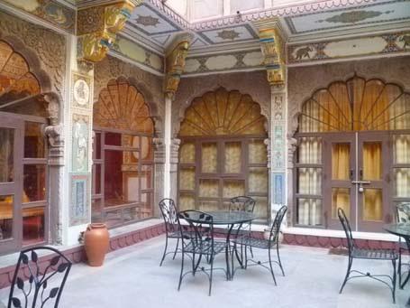 excellent Rajasthani cuisine teh hotel has to offer. JHALAWAR PRITHVI VILAS PALACE Over 130 years old, the Prithvi Vilas Hotel is a former hunting lodge that still retains its authentic grandeur.