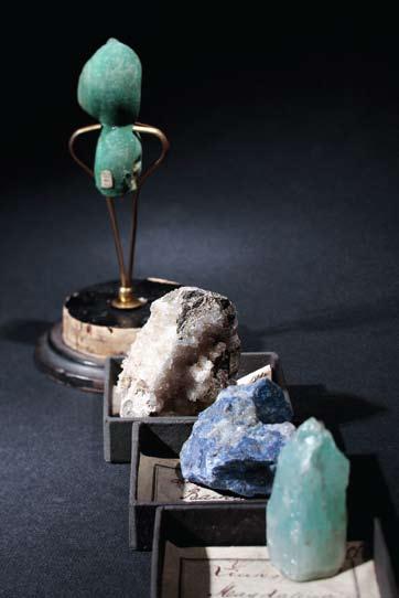 Збирка минерала и стена Рударско-геолошког факултета била је тематски подељена на Минералошко-петролошку и Геолошко-палеонтолошку збирку.