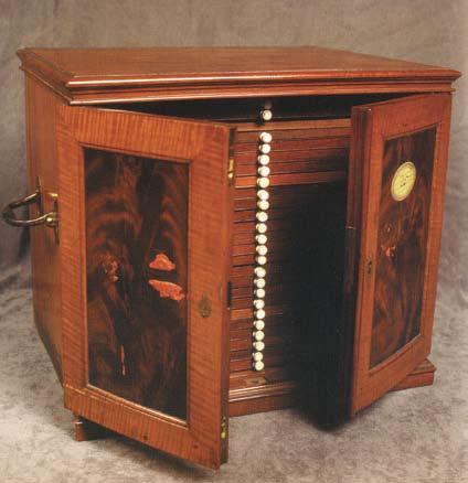 Нумизматичке збирке сања Фераријеве колекције, јасно су издвојена њена два дела. Први садржи око 8000 примерака западно-европског новца кованог у 19. и 20.