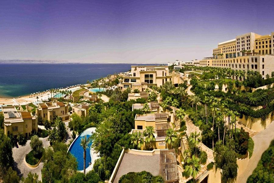 ACCOMMODATION DEAD SEA KEMPINSKI HOTEL ISHTAR DEAD SEA Set in the shore of the Dead Sea, amidst bamboo and olive trees gardens, the five star Kempinski Hotel Ishtar boasts 318 luxurious rooms and