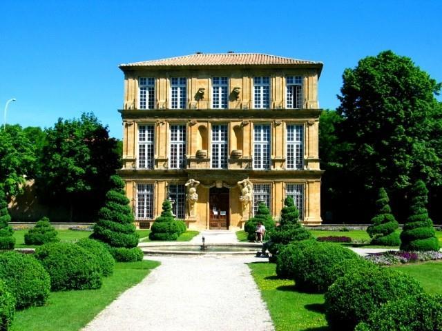 You could enjoy a private visit of Musée Granet, which never ceases to enrich its collections, offering to the public a wide range of painting, sculpture and archaeology.