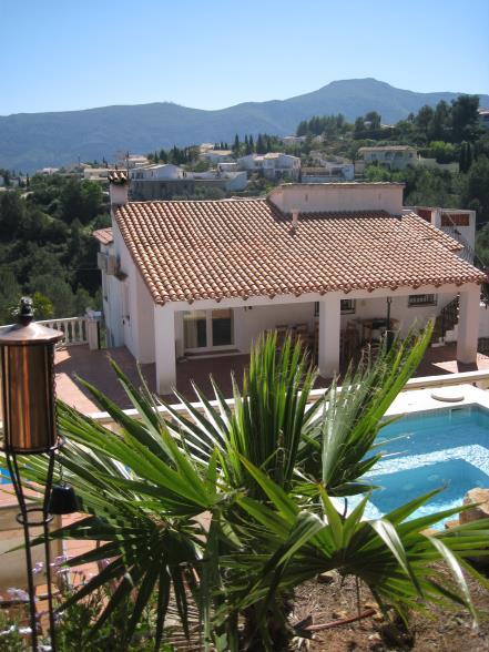 Information about Villa Valparaiso Valparaiso is an idyllic luxury villa near Denia on the Costa Blanca. Situated in large grounds, the house can sleep up to 14 guests with comfort.