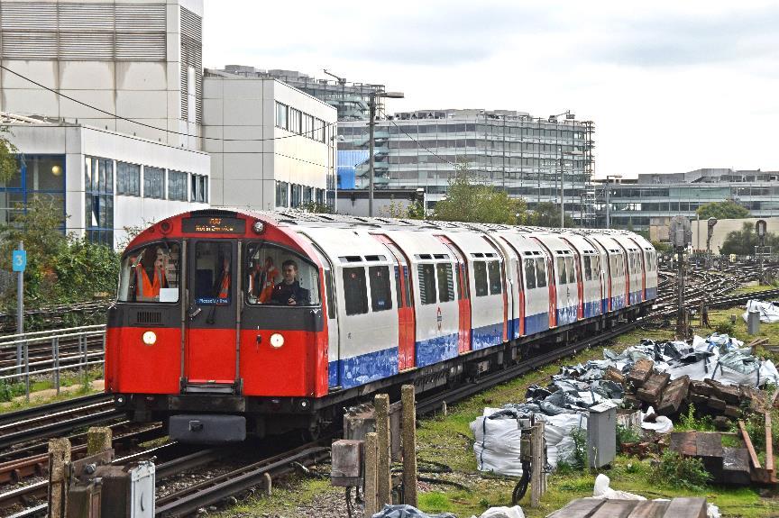 104 Underground News PICCADILLY LINE R.A.T.