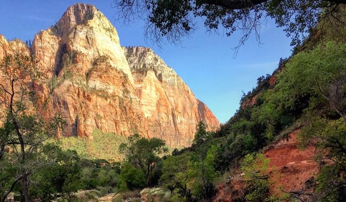 EXPLORING THE NATIONAL PARKS OF UTAH HIGHLIGHTS SEPTEMBER 22 - SEPTEMBER 29, 2019 TRIP SUMMARY Exploring the Emerald Pools Trail system in Zion National Park Walking among the hoodoos of Bryce Canyon