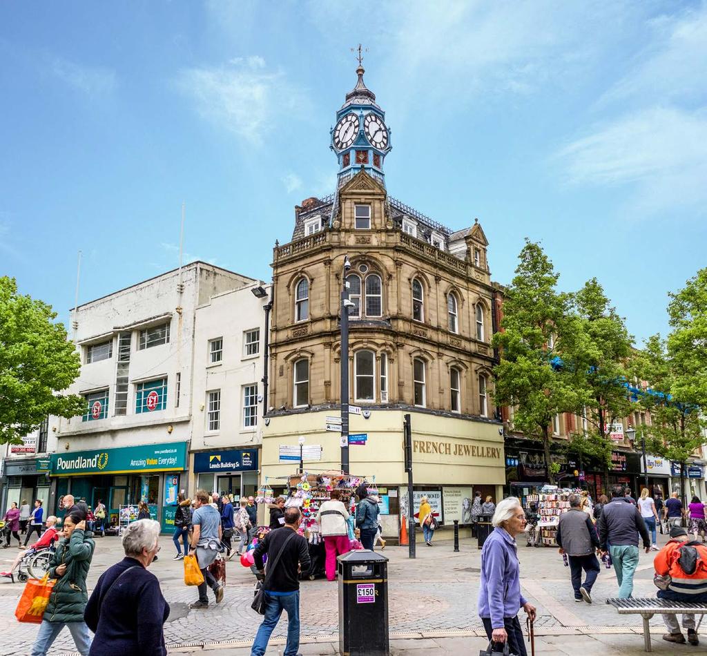 INVESTMENT CONSIDERATIONS Prominent and imposing retail parade providing a total area 2,493 sq m (26,800 sq ft) 100% prime pitch pedestrianised location with return frontage on Baxtergate Located