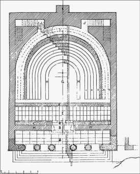 APOLLONIA - Studimi historik e arkitektonik i rilevimeve dhe tipollogjive ndërtimore të brendshëm. Para shkallares gjendet orkestra po në formë patkoi (6x6m).
