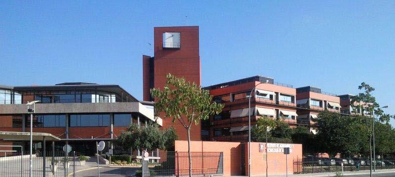 'Universitat'. The road descends to a roundabout where you take the 4th exit to pass behind the Valencian Television station ('Canal 9' and 'Punt 2').