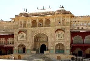 After breakfast you will drive to Jaipur enroute you will visit Fatehpur Sikri.