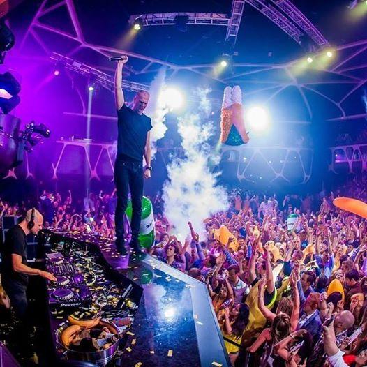 Music Type: House/Hip Hop Popular Nights: Thursday, Friday, Saturday, and Sunday Resident DJs: Calvin Harris, Hardwell, Tiesto, Steve Aoki, Afrojack This 5 story, 75000 sq foot venue is the largest