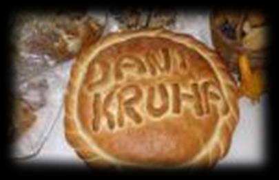 Dani kruha 20. listopada 2014. godine u Osnovnoj školi Viktora Kovačića Hum na Sutli održana je priredba povodom Dana kruha i Dana zahvalnosti za plodove zemlje.