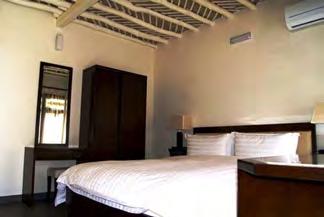 Accommodation with surcharge Hotel **** (Saiq Katenah) Room Rustic Suite/Balcony Terrace BB Very beautiful hotel located on the edge of the Sayq plateau, 2000 m high.