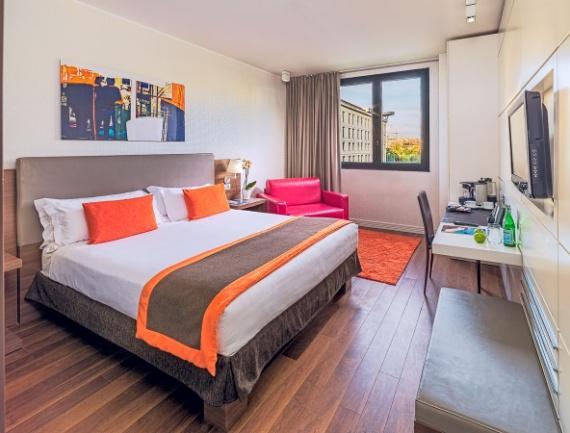 Rooms The H10 Roma Città offers bright rooms equipped with all the amenities you might need for a comfortable stay: LCD TV with international channels Media Hub Pillow-top mattress Minibar