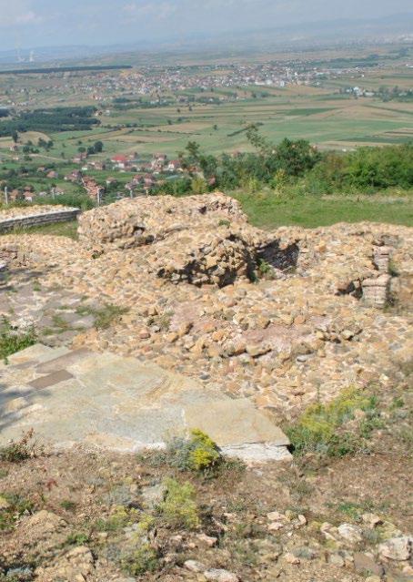 Gërmadhat e kalasë së Harilaqit (shekulli 4-6), Komuna e