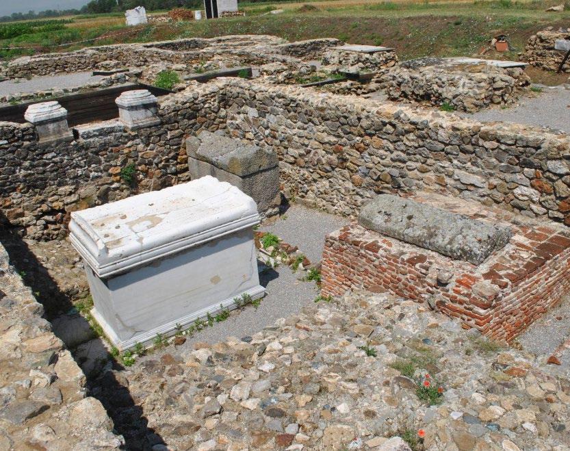 Shëtitjet e Lagjes në Graçanicë Lokaliteti arkeologjik i Ulpianës dhe Manastiri i Graçanicës janë pika referimi të dalluara të kësaj komune të cilat edhe sot tërheqin vizitorë.