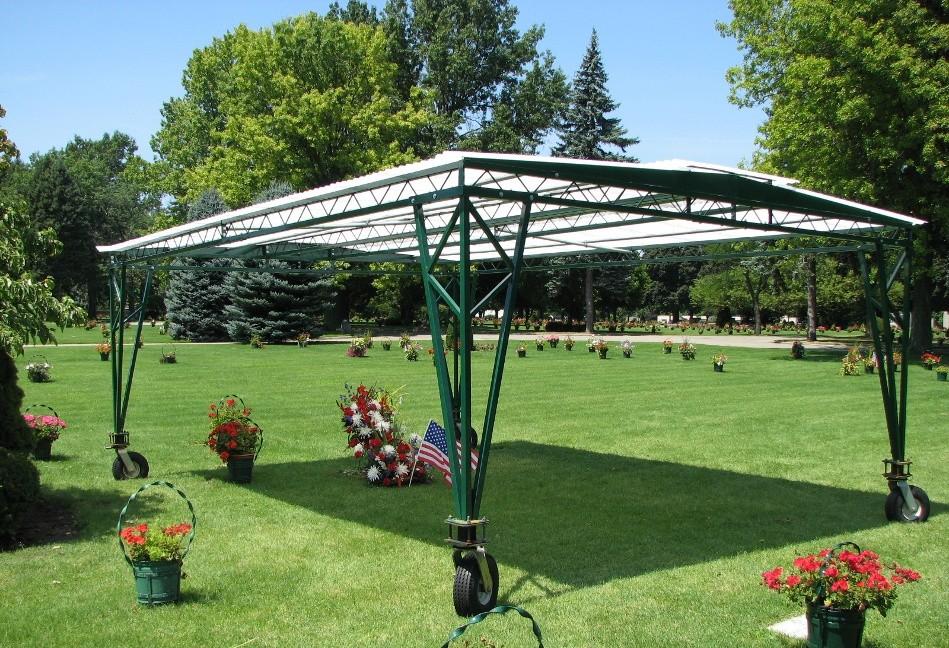 ROLLING TENTS OVAL TENT CORNERS All rolling tent corners are reinforced to provide strength and durability. 14 x 20 CHAPEL TENT (STEEL) Roof is made of FiberLite fiberglass panels.